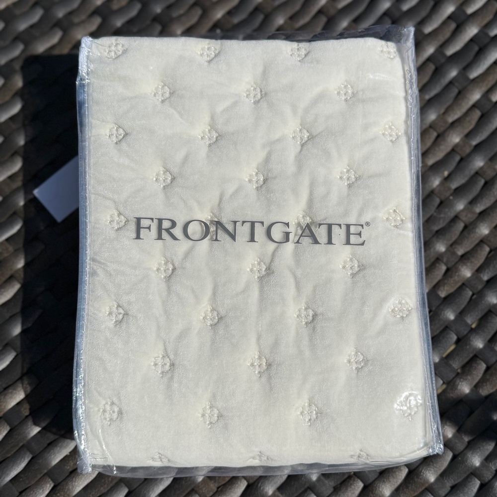Frontgate Rumi Velvet Lumbar Pillow Cover - Ivory - NWT